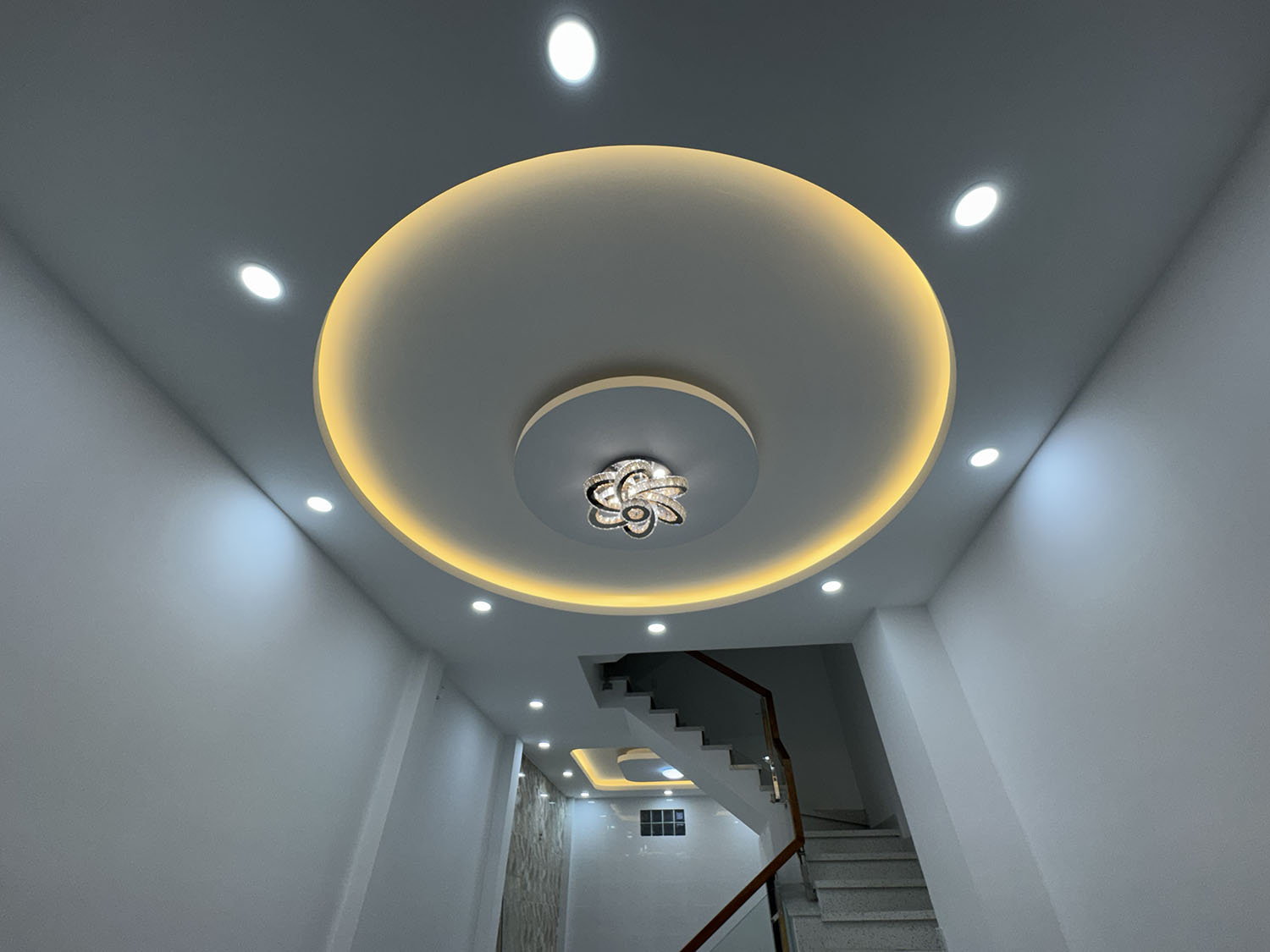 Tuyệt phẩm đẹp lung linh 3 lầu (4mx12m=48m2 vuông vức) mới 100% hẻm xe hơi khu VIP Hồ Xuân Hương